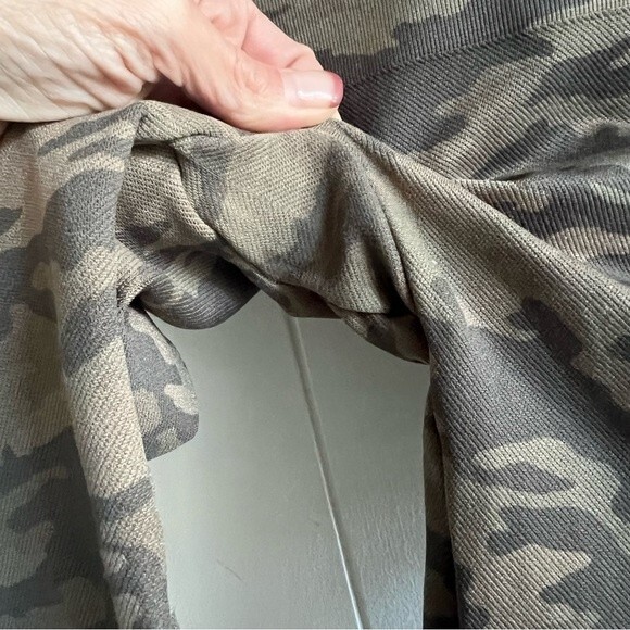 SPANX Women's Cropped Look at Me Now Seamless Leggings - Picture 4 of 10